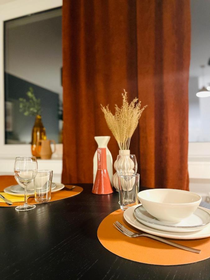 Klassen Stay - Exklusives Apartment Am Hbf - Kueche, Netflix, Kingsizebett Koblenz  Dış mekan fotoğraf