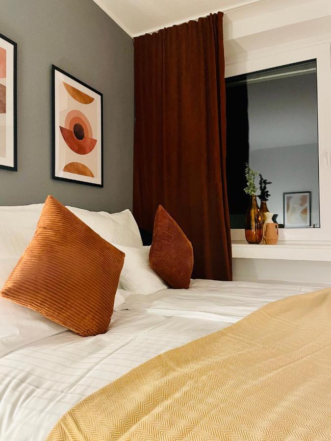 Klassen Stay - Exklusives Apartment Am Hbf - Kueche, Netflix, Kingsizebett Koblenz  Dış mekan fotoğraf